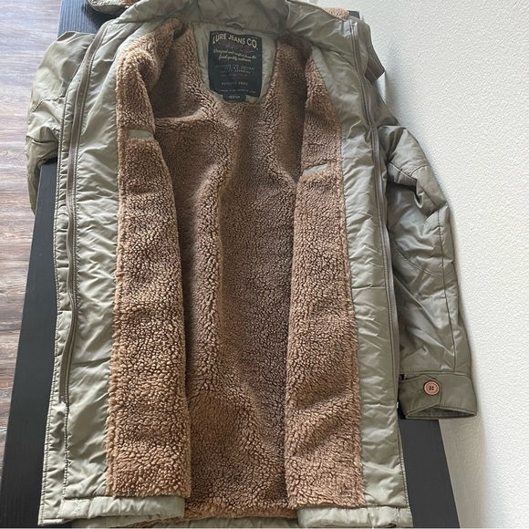 Lure Jeans Co. green bomber jacket with brown faux fur lining - Picture 4 of 13